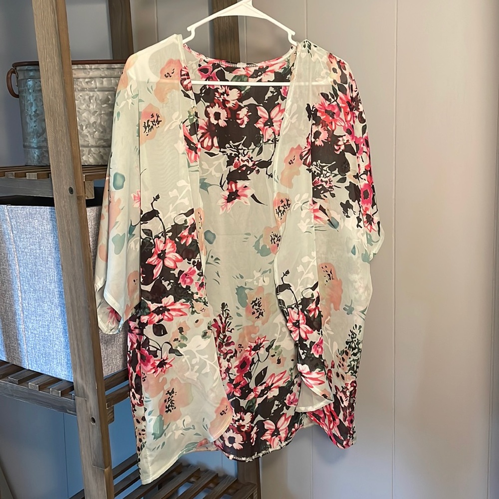 Womens Mint Green Floral Cover Up. Size M